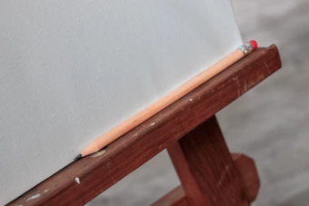 Ołówek z gumką - brązowy - (NMC-10393-01)