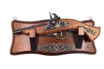 Replika pistoletu na wieszaku – do powieszenia na ścianie – TR-239 (NMT-840990)