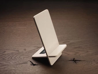 Drewniana podstawka pod telefon 1834121 (NJG-1834121)