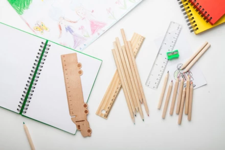 Looney drewniana linijka - naturalny (NAD-AP718092-A)