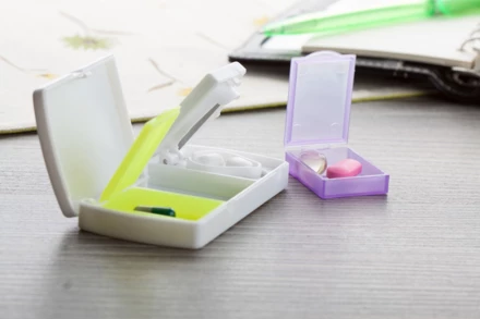 Doxer pudełko na tabletki - biały (NAD-AP761644)