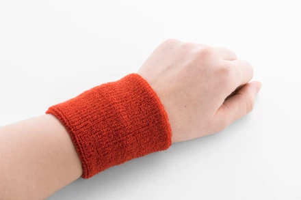 Sweber opaska na nadgarstek - czerwony (NAD-AP761057-05)