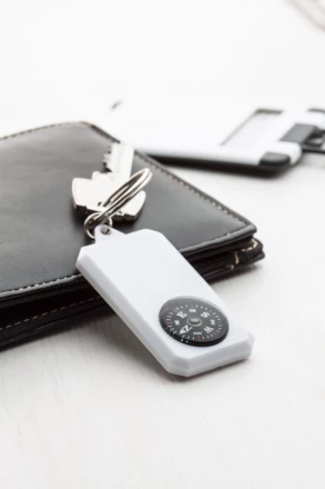 Magellan brelok z kompasem - biały (NAD-AP809373-01)