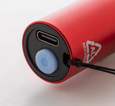 Chargelight Tone latarka akumulatorowa z recyklingowanego aluminium - czerwony (NAD-AP864122-05)