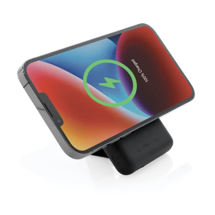 Fully charge your phone with this fast charging powerbank. The slim and compact powerbank has an integrated fast 10W wireless magnetic charger. Features a versatile built-in foldable kickstand that keeps your phone upright for a comfortable viewing a