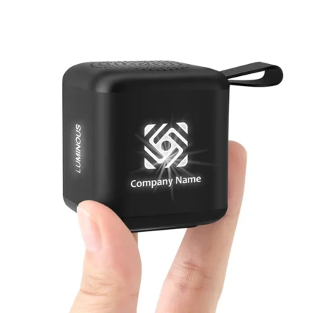 Mini głośnik z podświetlanym logo - czarny - (NEG-EG05890-03)