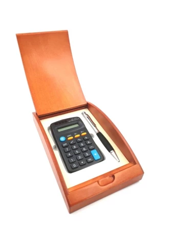 Długopis i kalkulator w pudełku drewnianym G133H (NMT-227732)