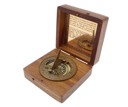 Kompas z zegarem słonecznym Gilbert w obudowie drewnianej - CGSD (NMT-227534)