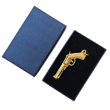 Mosiężny Brelok Rewolwer w Eleganckim Pudełku - Gadżet dla Fana Westernu – KRT19A (NMT-323081)