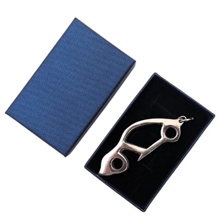 Brelok Metalowy Samochód Otwieracz do Butelek w Eleganckim Pudełku – Gadżet Fana Motoryzacji – MT204A (NMT-323067)