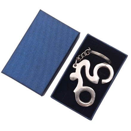 Metalowy Brelok do Kluczy Rowerzysta w Eleganckim Pudełku – Gadżet dla Kolarza - MT2010A (NMT-323050)