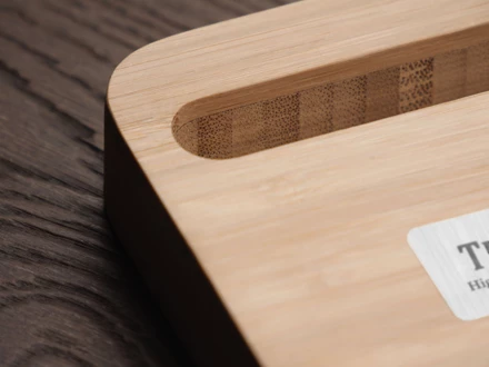 Drewniana podstawka pod telefon 1848292 (NJG-1848292)