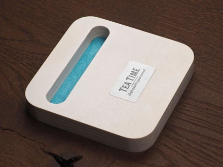 Drewniana podstawka pod telefon 1848121 (NJG-1848121)