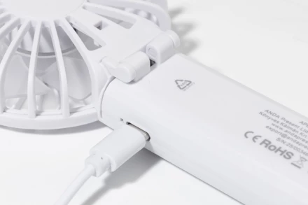 Chilly wiatrak akumulatorowy RABS - biały (NAD-AP864125-01)