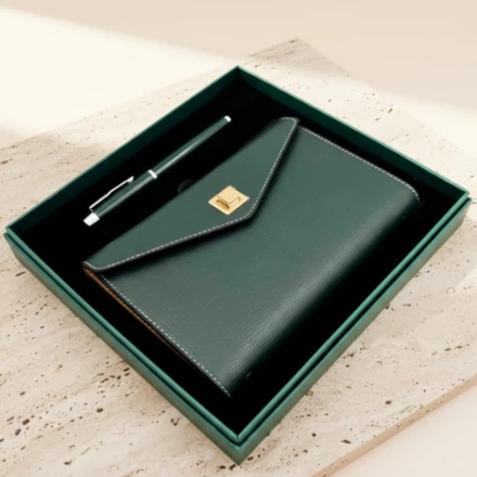Elegancki Zestaw Upominkowy - Notes Skórzany z Długopisem w Pudełku Prezentowym – Premium – EE8 (NMT-323654)