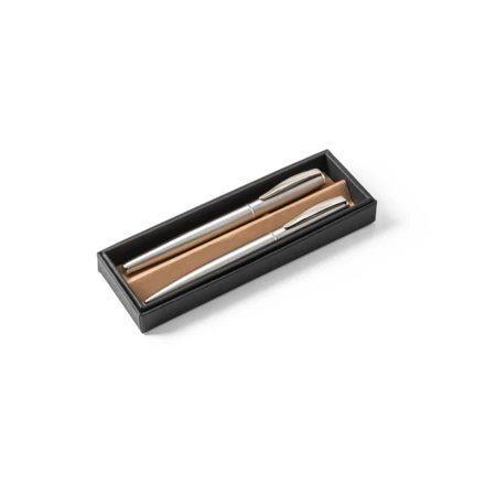 ELLA. Zestaw długopisu i pióra kulkowego z korpusem ze stali nierdzewnej (53% rSS) i klipsem (NPS-91781-127)