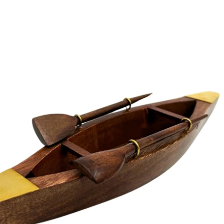 Model Łódka Dekoracyjna Drewniana 25cm - Ozdoba na biurko – 717013 (NMT-229903)