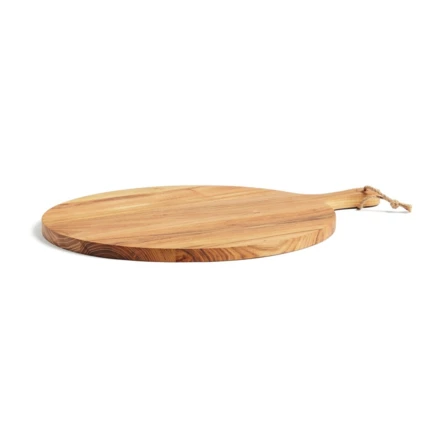 High-quality round cutting board that thanks to its large size and decorative design can be used for serving as well. A useful handle further simplifies the handling and serving process. The board is made of FSC-certified teak and has a beautiful gol